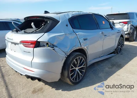 2023 Maserati Grecale Modena z USA, uszkodzony, nr VIN ZN682AVM4P7433772